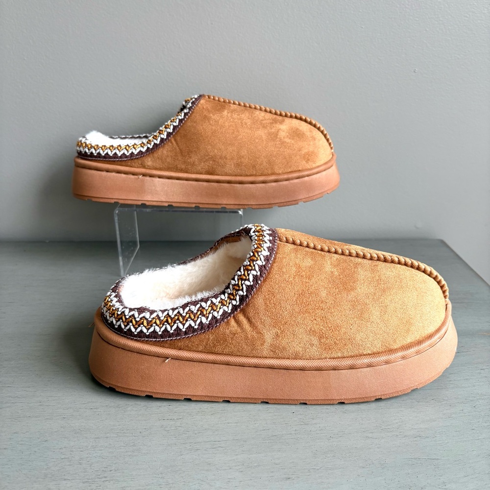Beranmey Platform Brown Slippers Cozy Fuzzy Lining Women Sz 7-8  NEW - Picture 11 of 14